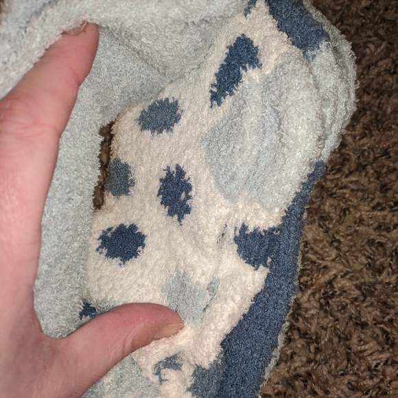 NWT! Aerosoles Fuzzy Socks (4pk) - Picture 5 of 6